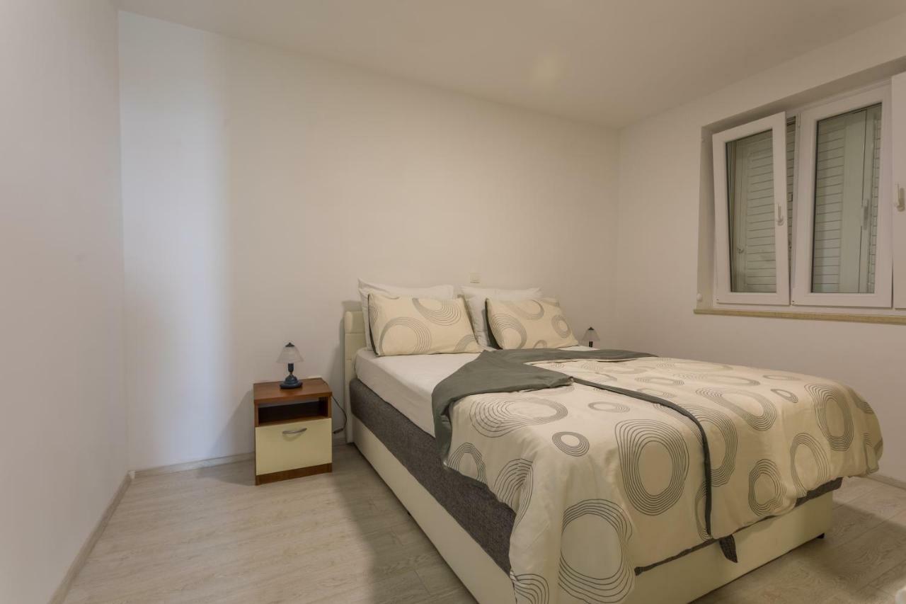 Apartmani Marija Jakir Brela Exterior photo