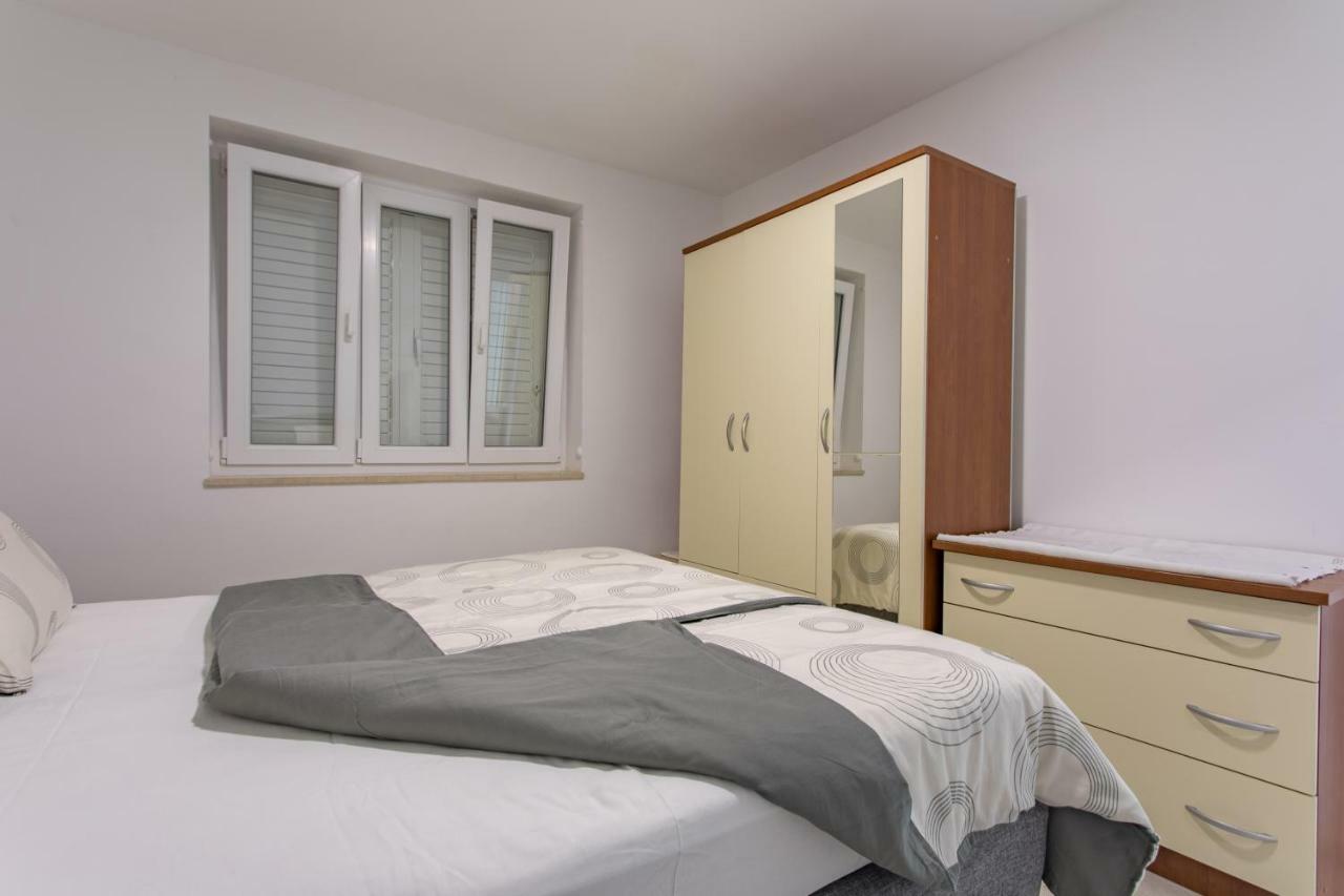 Apartmani Marija Jakir Brela Exterior photo